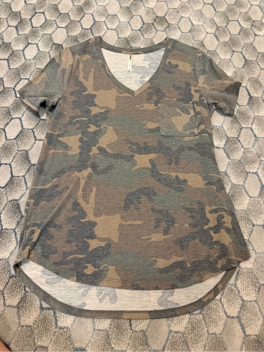 Tresics Women's Camo V-Neck Pocket Tee - Olive/Brown/Gray